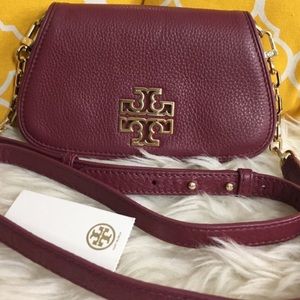 Tory Burch 2 in 1 crossbody clutch in burgundy